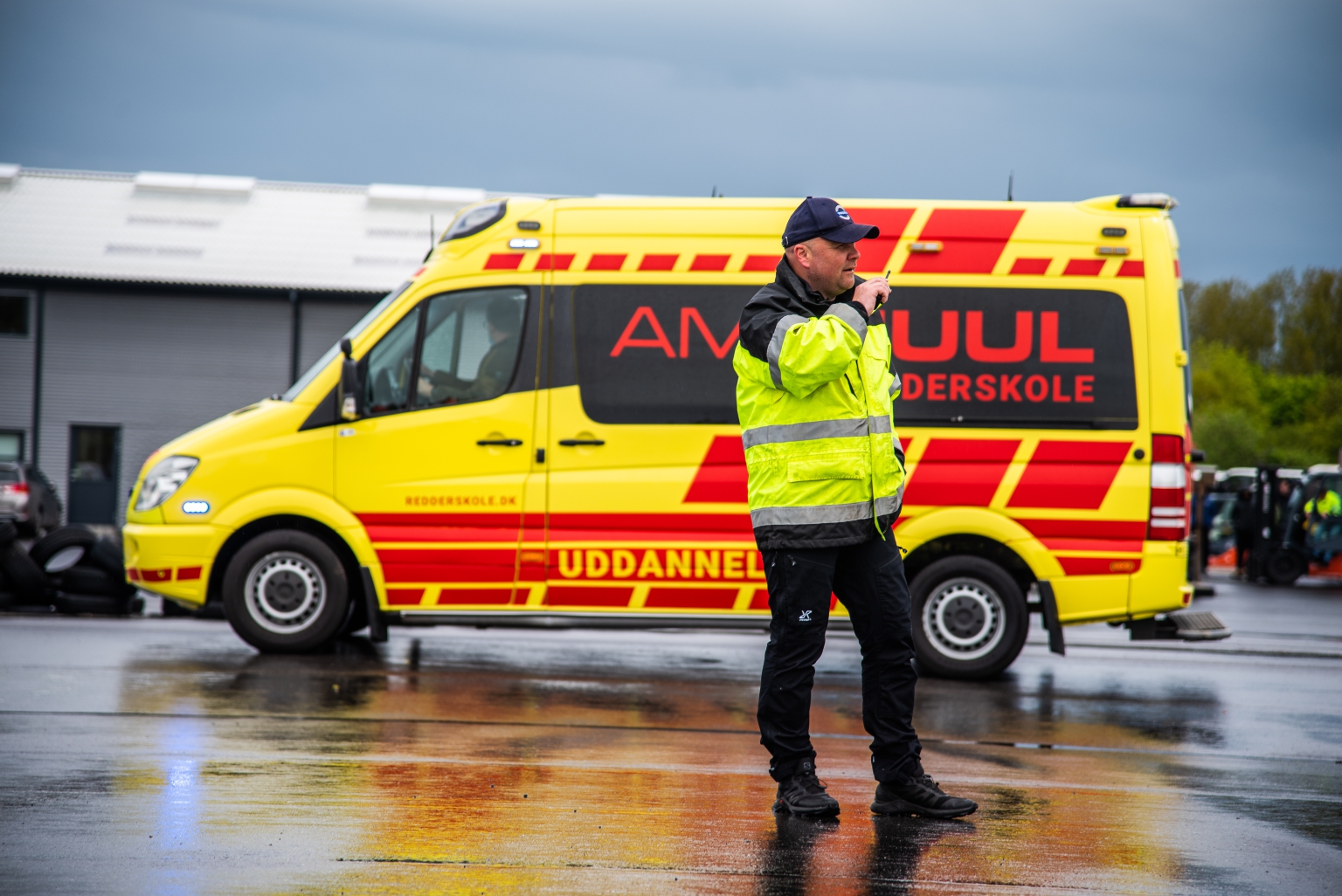 Hvordan Bliver Man Ambulancebehandler? | JUUL